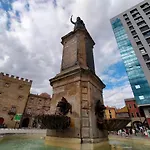 Arte Y Descanso: Historic Cimadevilla Near Marina And Beaches Apartment