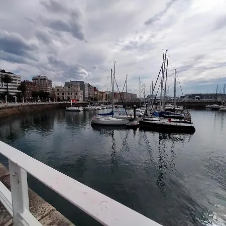 Apartment Arte Y Descanso: Historic Cimadevilla Near Marina And Beaches Gijon