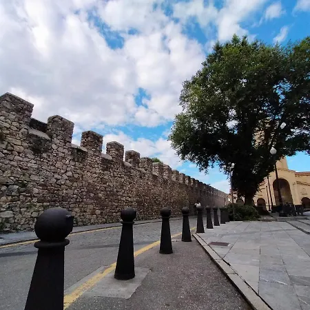 Arte Y Descanso: Historic Cimadevilla Near Marina And Beaches Apartment