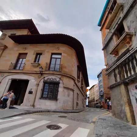 Apartment Arte Y Descanso: Historic Cimadevilla Near Marina And Beaches