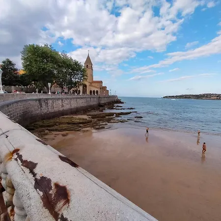 Arte Y Descanso: Historic Cimadevilla Near Marina And Beaches